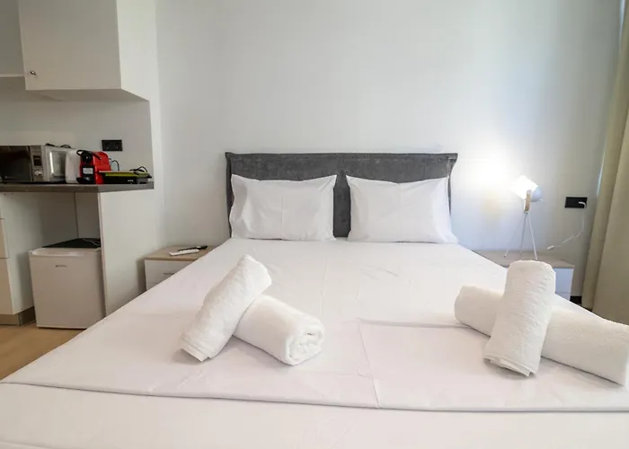 Facadoro Apartments